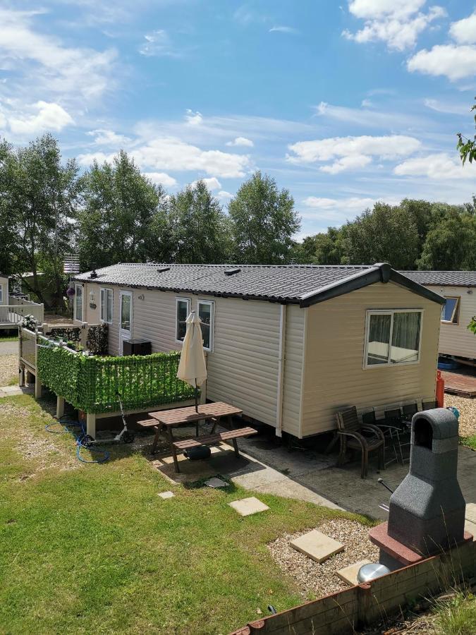 3 Bedroom Caravan With Hot Tub Tattershall Lakes Eksteriør billede