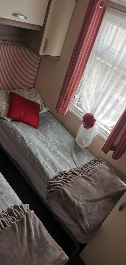 3 Bedroom Caravan With Hot Tub Tattershall Lakes Eksteriør billede