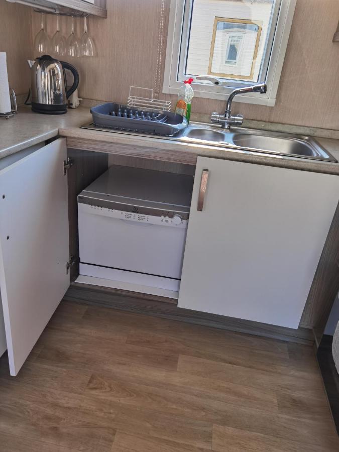 3 Bedroom Caravan With Hot Tub Tattershall Lakes Eksteriør billede