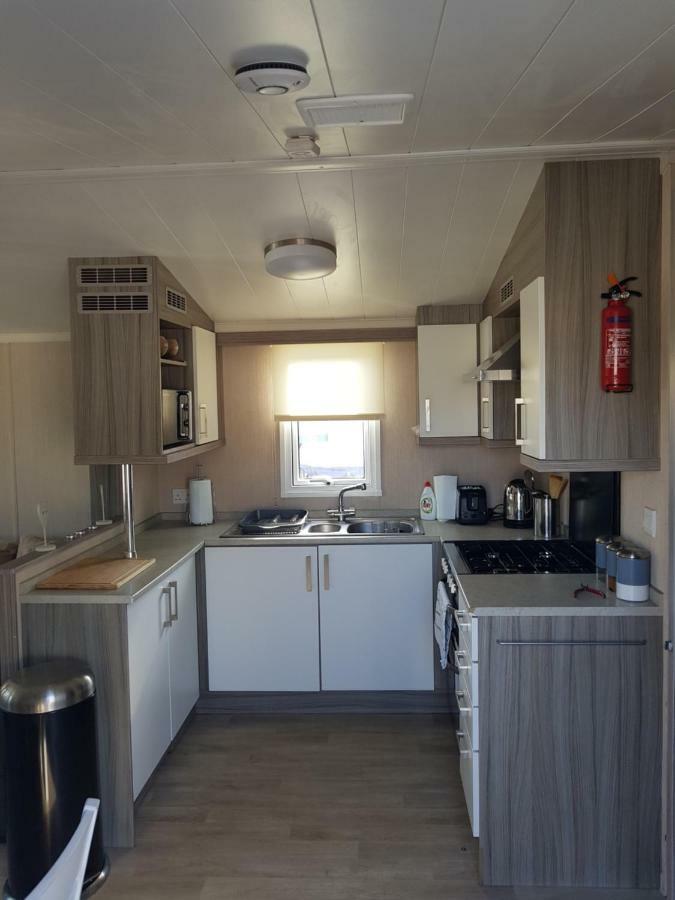 3 Bedroom Caravan With Hot Tub Tattershall Lakes Eksteriør billede