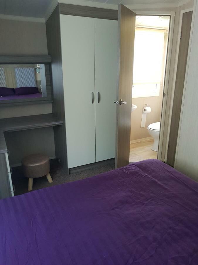 3 Bedroom Caravan With Hot Tub Tattershall Lakes Eksteriør billede