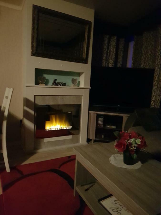 3 Bedroom Caravan With Hot Tub Tattershall Lakes Eksteriør billede