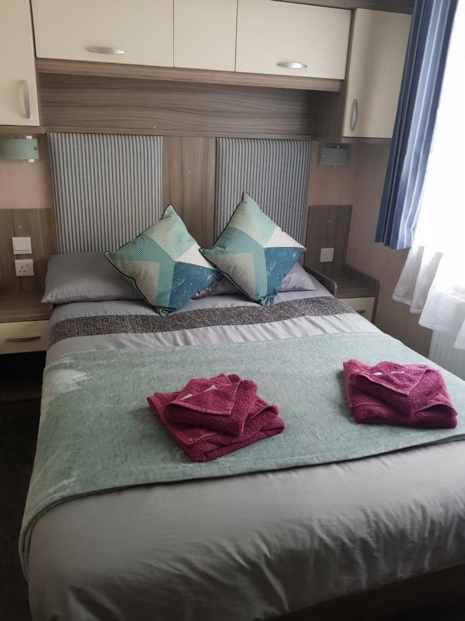 3 Bedroom Caravan With Hot Tub Tattershall Lakes Eksteriør billede