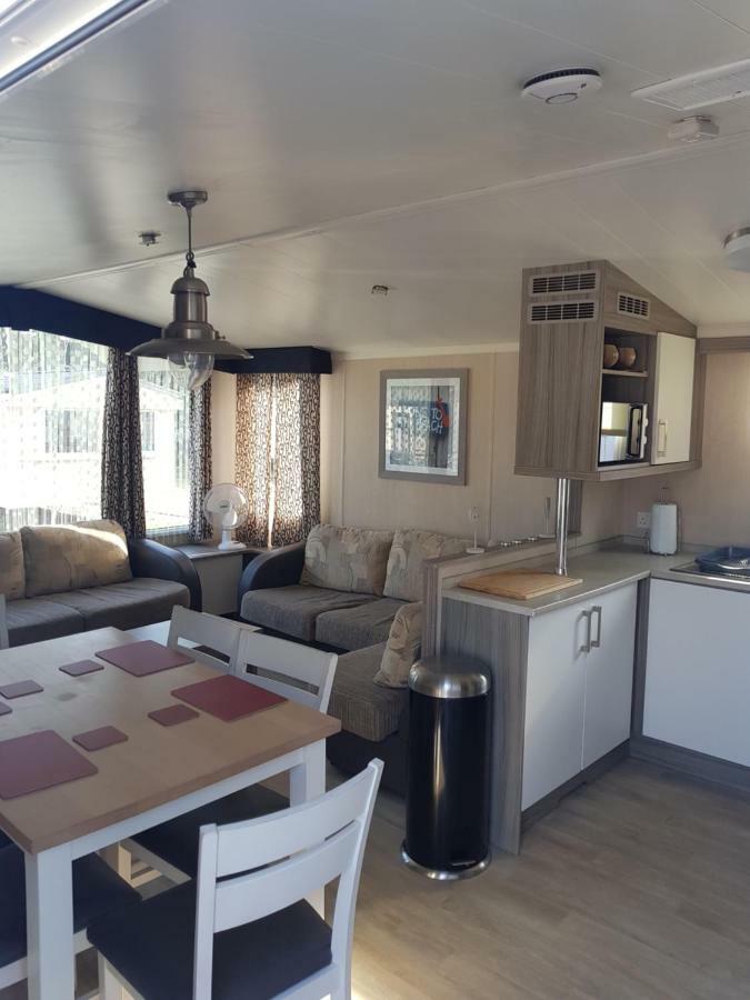 3 Bedroom Caravan With Hot Tub Tattershall Lakes Eksteriør billede