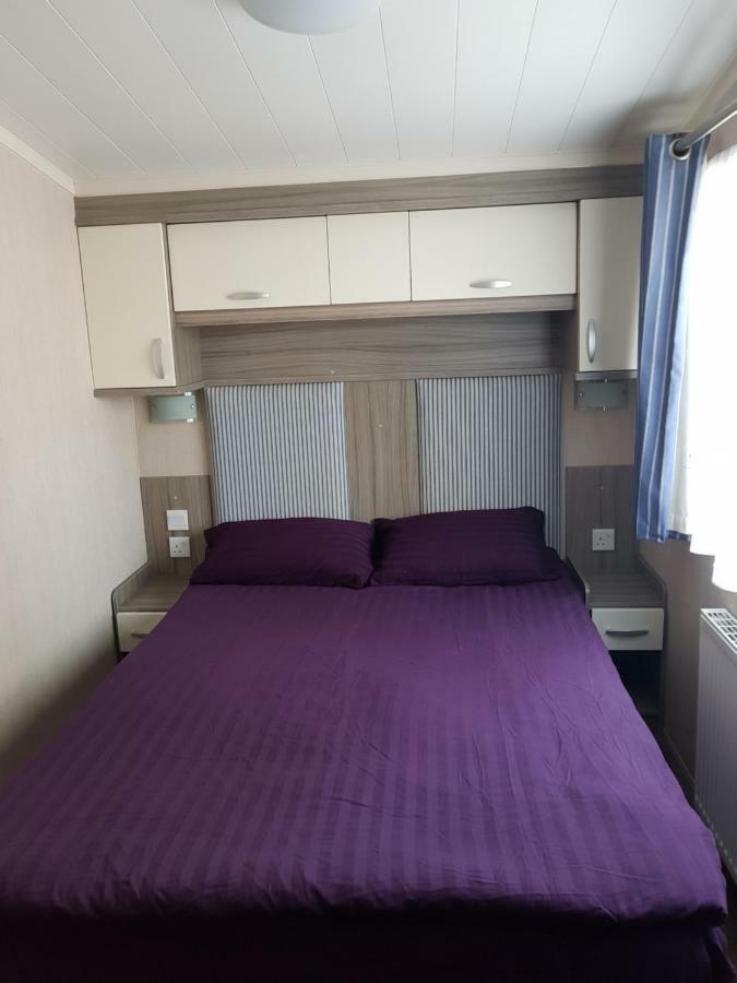 3 Bedroom Caravan With Hot Tub Tattershall Lakes Eksteriør billede